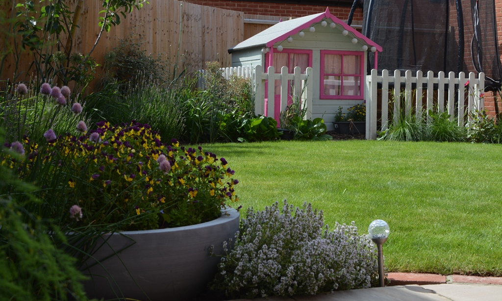 Northstowe enties之一的五彩缤纷的花园庭院设计师